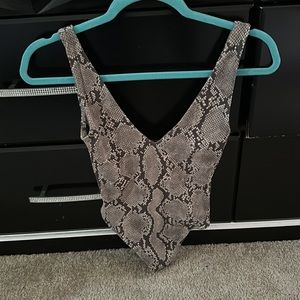 Babaton extra small snakeskin bodysuit